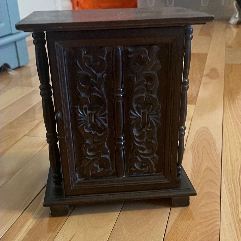 v i n t a g e :: Ornate antique Wooden Cabinet jewelry box
